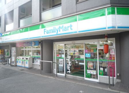 Convenience store. FamilyMart Shinjuku tax office dori up (convenience store) 112m