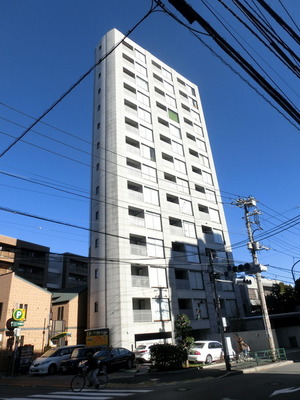 Building appearance. Auto-lock with Mansion