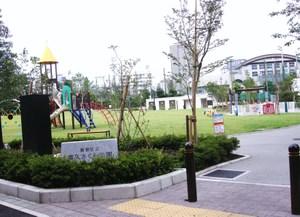 park. 578m to Shinjuku Ward Tomihisa Sakura Park