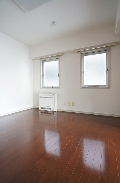 Living and room. 7.9 Pledge of room (it is sliding door type that can be used in multi)