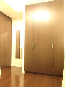 Living and room. Western-style 6.3 Pledge