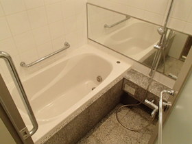 Bath. Spacious bath time