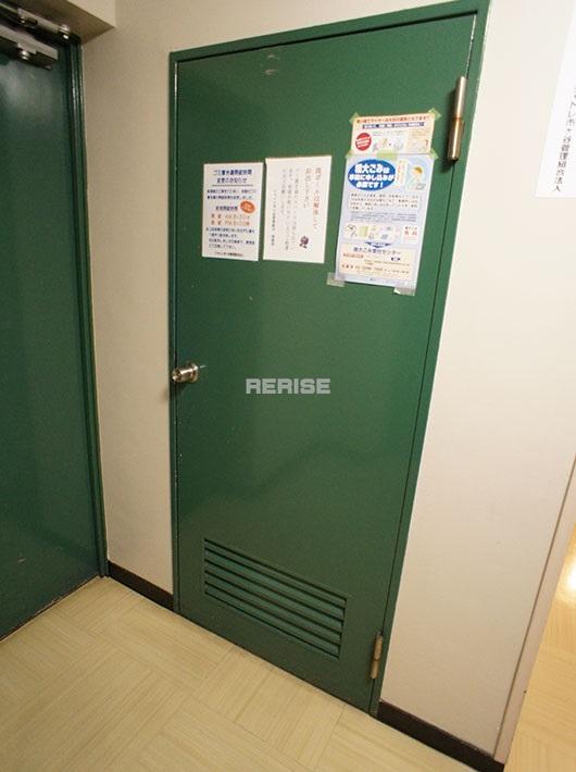 Other common areas. ~ We propose your lifestyle ~ ◆ There is a garbage yard on each floor ◆ Renovation of enhancement ◆ Management personnel resident management ◆ After-sales service with guarantee