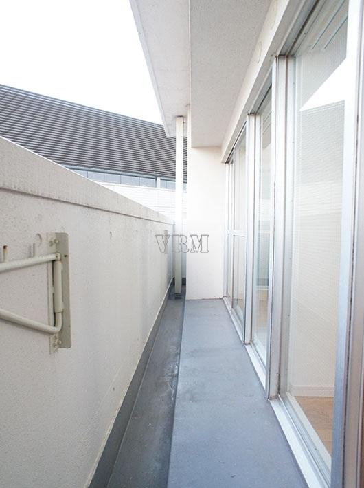 Balcony. L-shaped balcony
