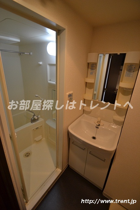 Washroom. Is a reference photograph of the same building 1K (another type).