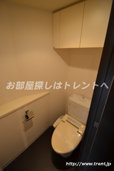 Toilet. Is a reference photograph of the same building 1K (another type).