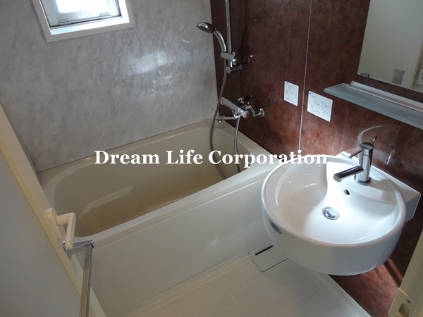 Bath.  ※ In fact the we use the photos in the same building may be different.