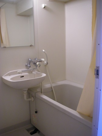 Bath. Larger unit bus