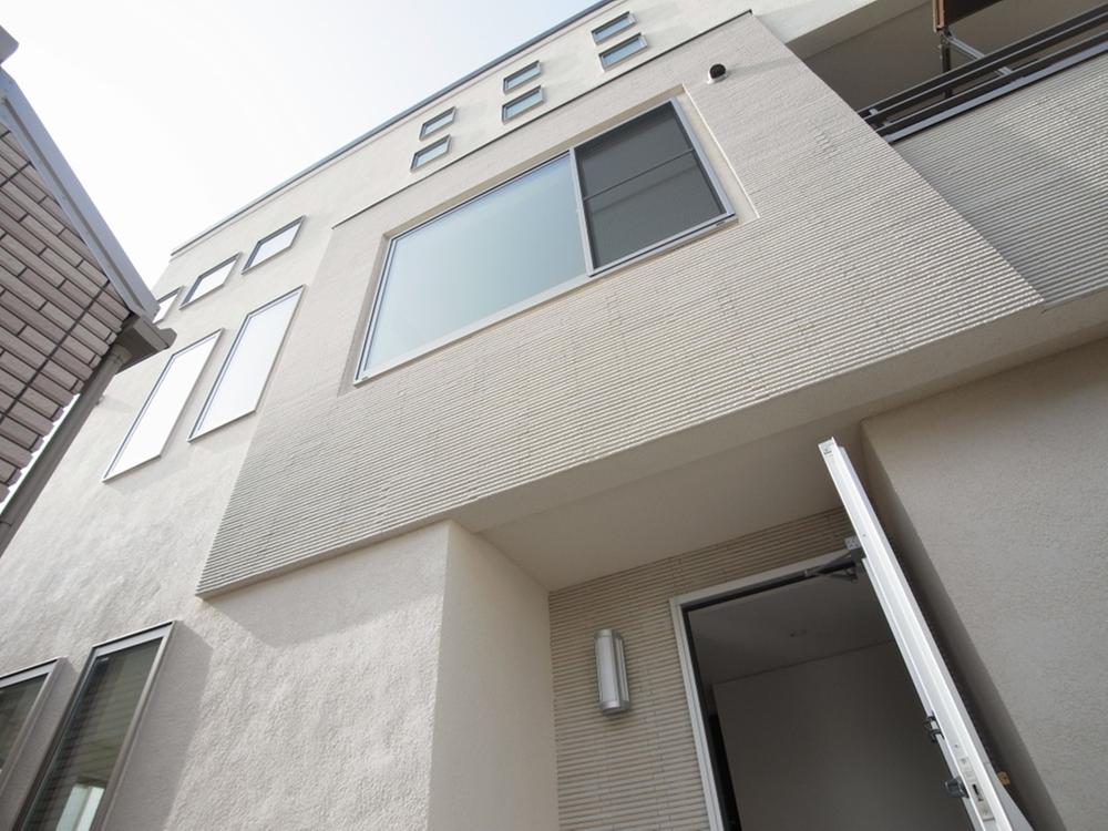 Local appearance photo