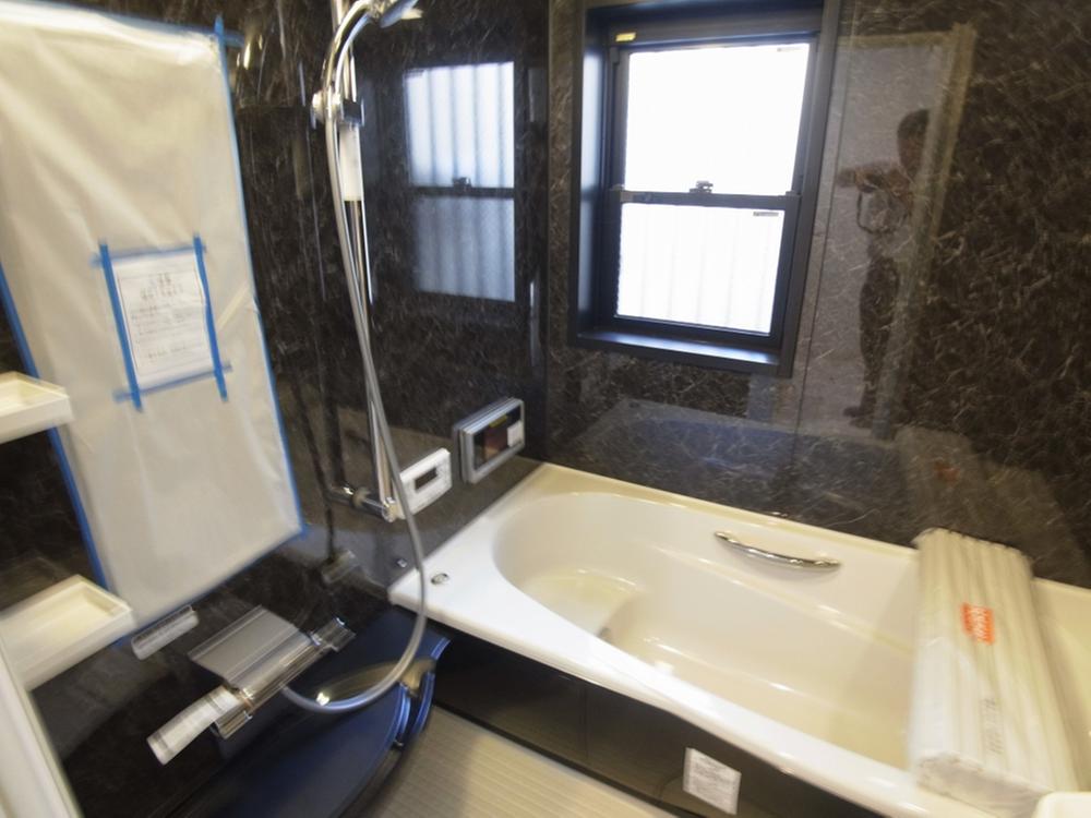 Bathroom. Bathroom dryer, of course, Please heal the fatigue of the day in the bathroom with a television.