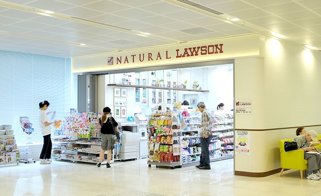 Convenience store. Natural Lawson Tokyo Women's Medical University Hospital store up (convenience store) 283m