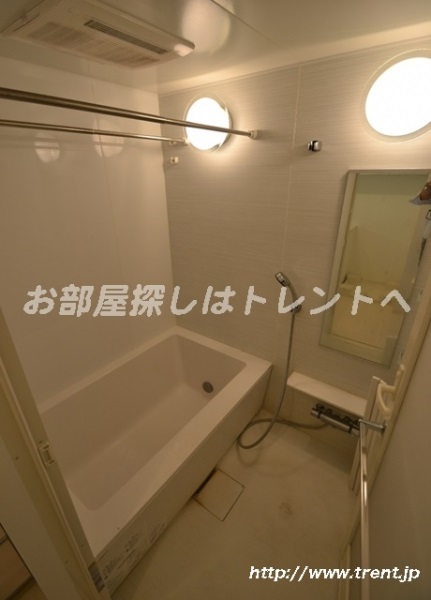 Bath. Same building 4F of the studio is (another type) reference photograph. 