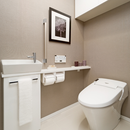 Bathing-wash room.  [Toilet with hand washing counter] The toilet, It has established a style of hand washing counter loaded with compact hand wash basin on top of the counter. I felt a wide and clear even to the eye, Easy-to-use design in a compact.