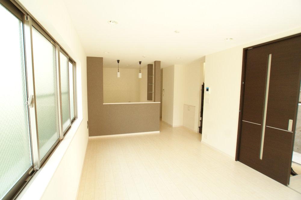 Same specifications photos (living). It will be the construction example of living. It is with floor heating to warm the feet.