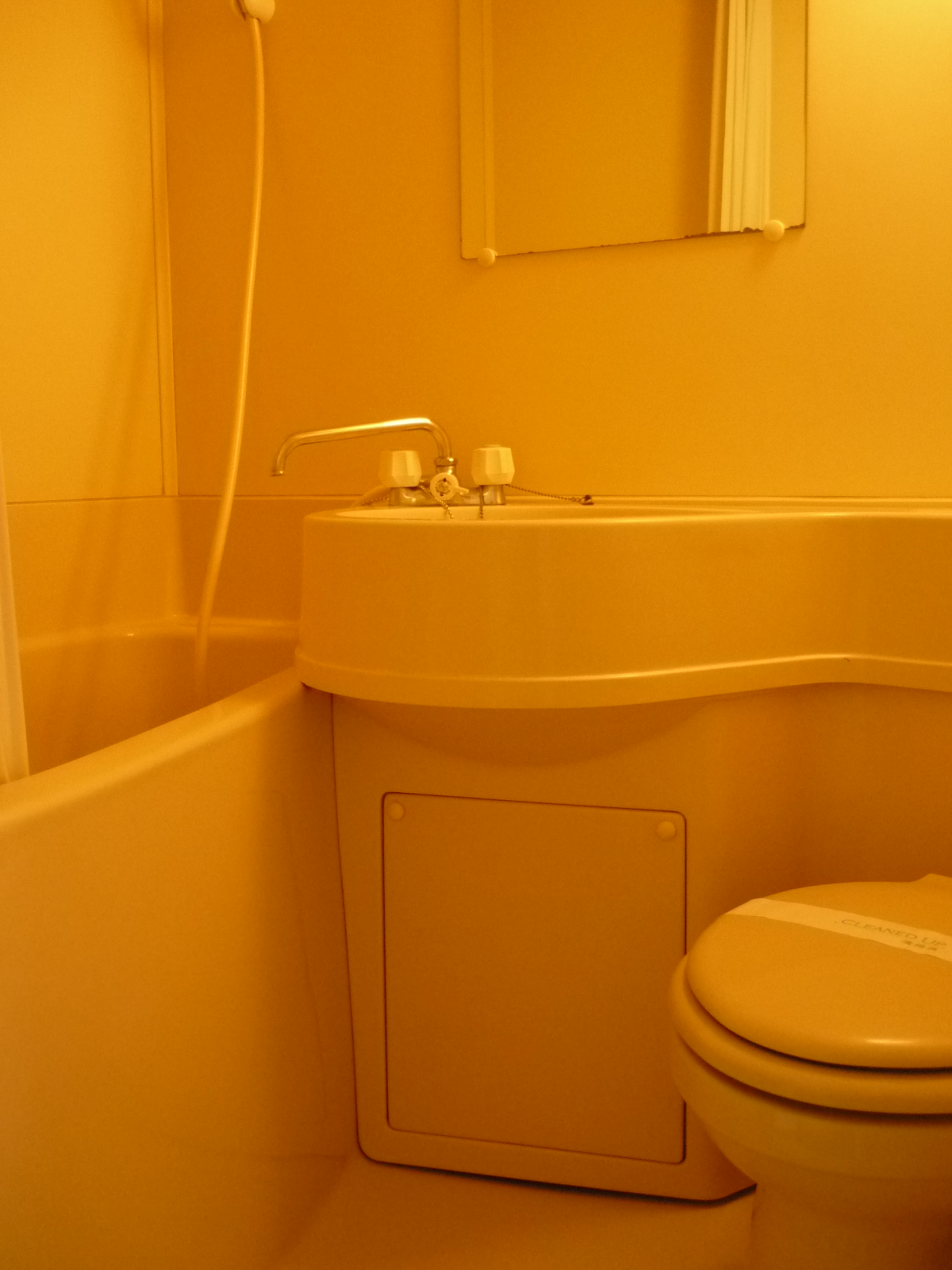 Washroom. Three-point unit