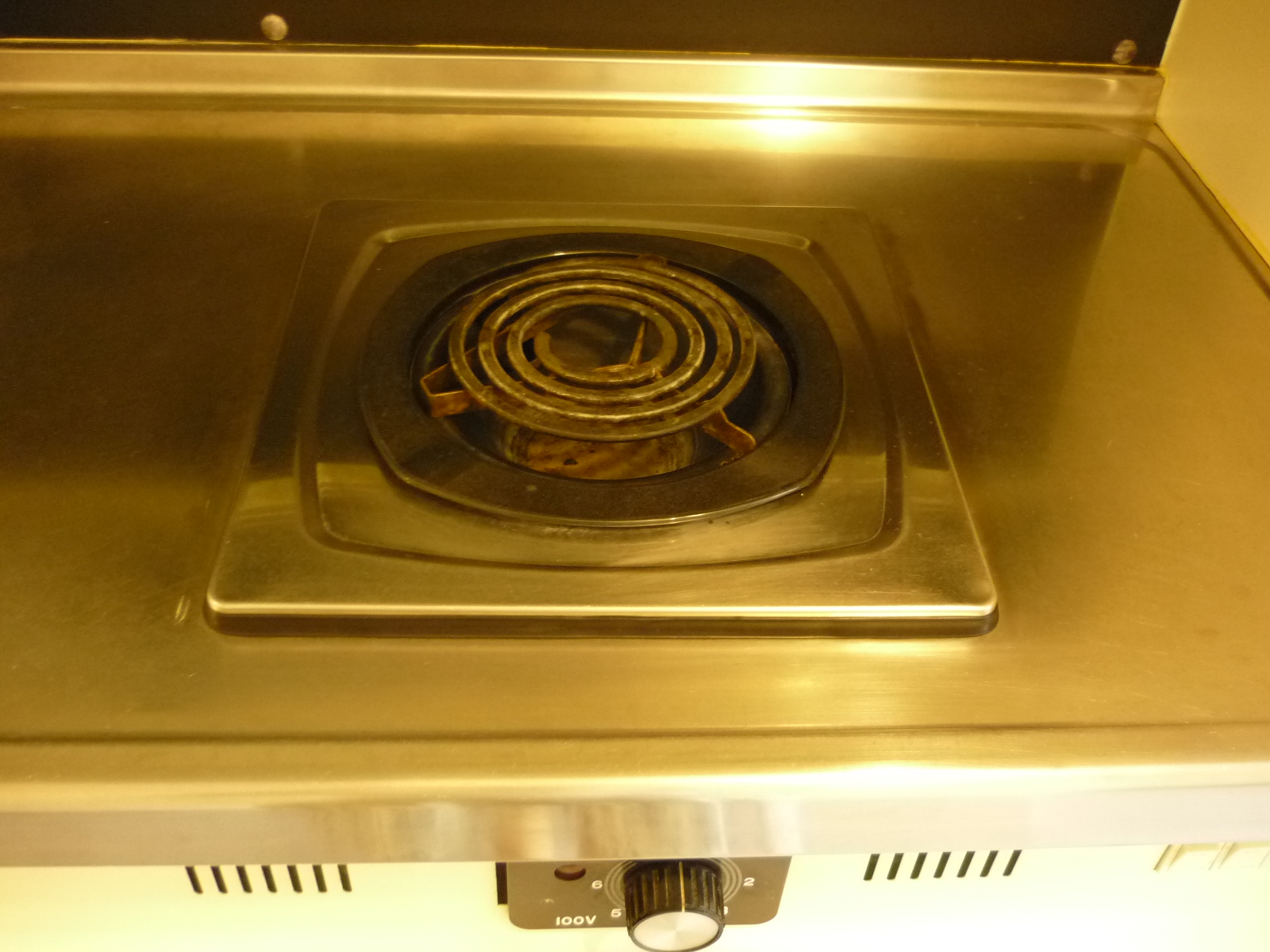 Kitchen. Electric stove