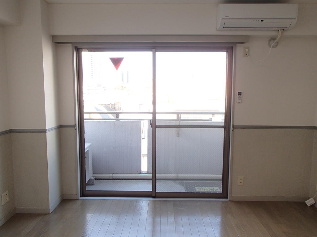 Living and room. ** Air-conditioned **