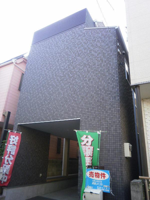 Local appearance photo. Local (12 May 2012) shooting