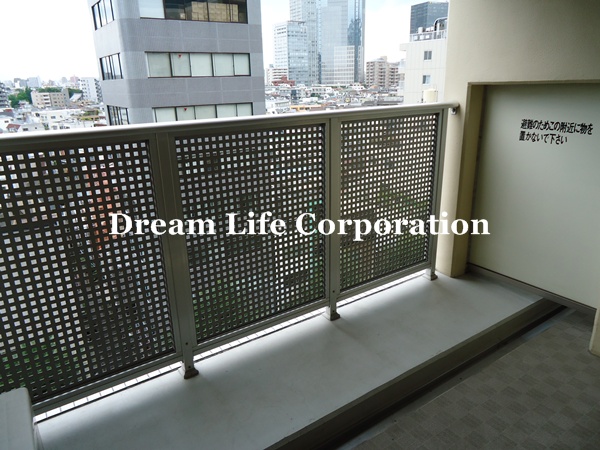 Balcony.  ※ In fact the we use the photos in the same building may be different