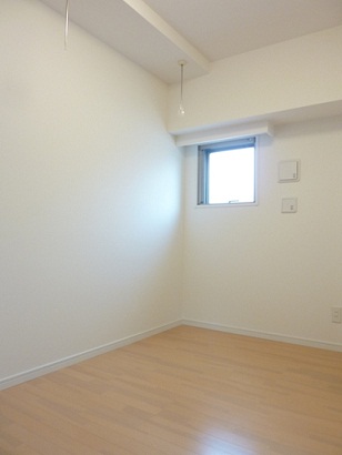 Living and room. Bright room ^^