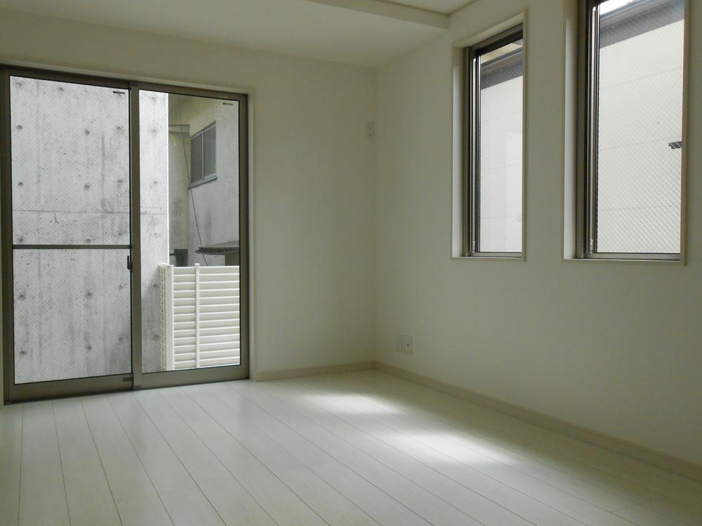 Non-living room. Indoor (June 2013) Shooting