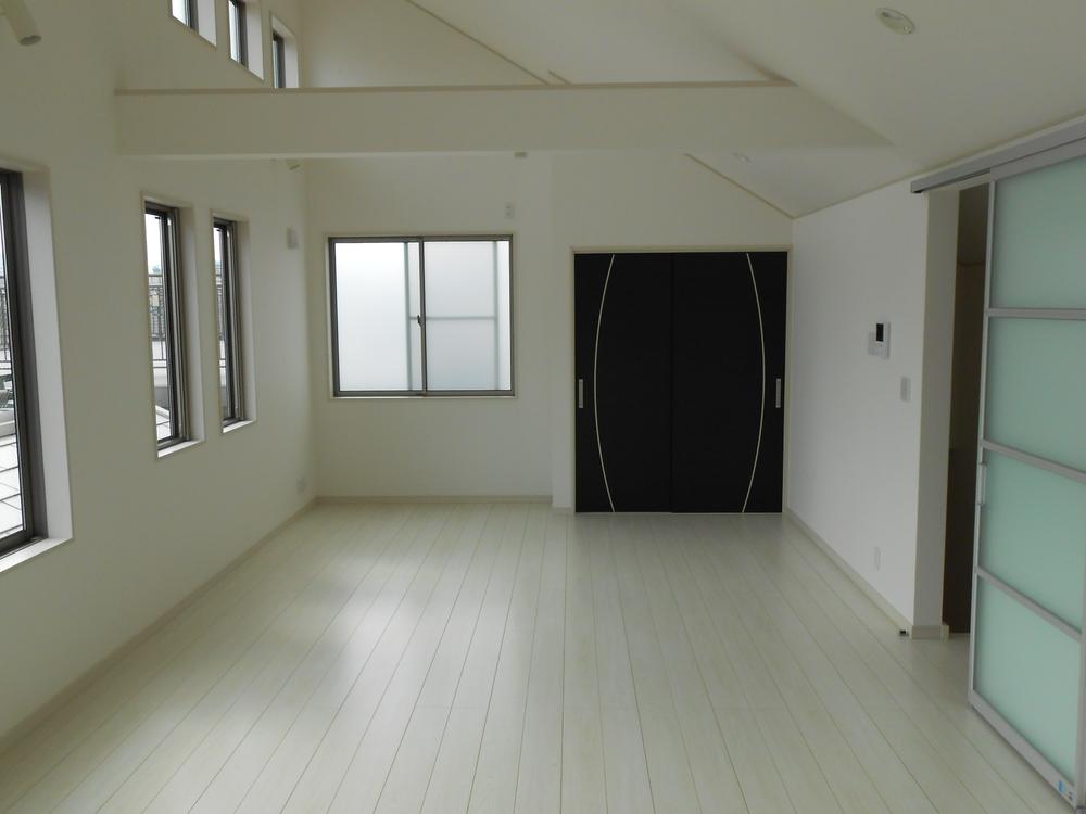 Living. Sunny living (June 2013) Shooting