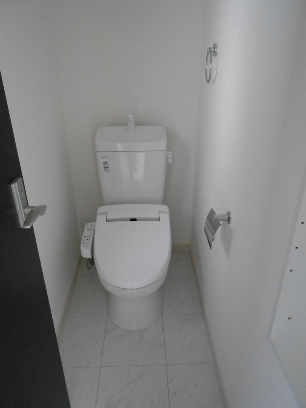 Toilet. Toilet (June 2013) Shooting