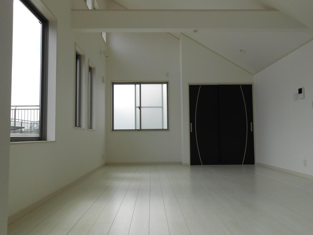 Living. Living (June 2013) Shooting