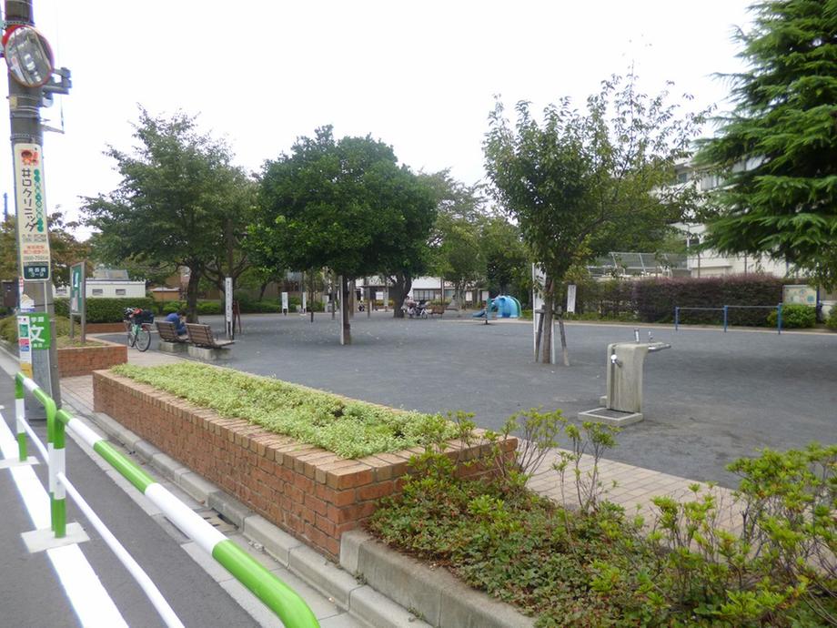 park. 758m until Minaminagasaki Hanasaki park