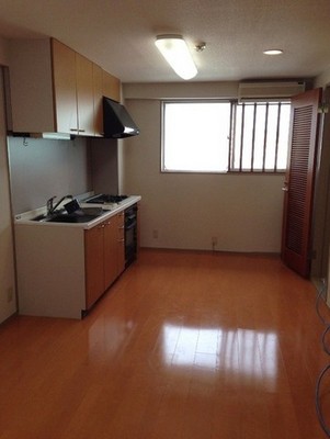 Kitchen. About 10 Pledge of living There is a window next to the kitchen