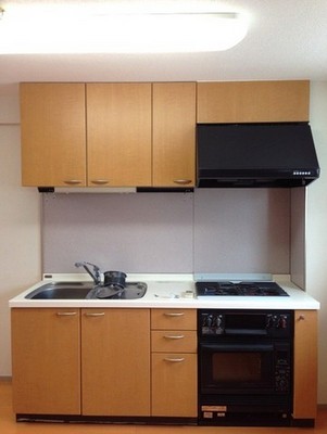 Kitchen. 3-neck gas stove ・ grill ・ With oven