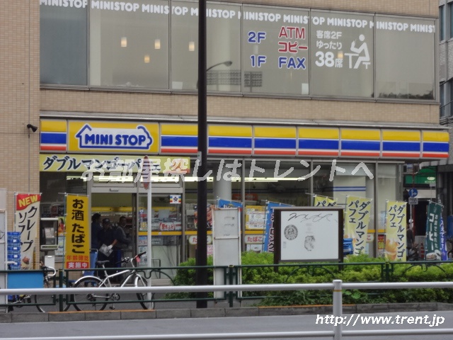 Convenience store. MINISTOP Shinanomachi north exit store up (convenience store) 639m