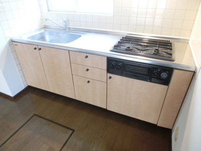 Kitchen. 3-neck gas system Kitchen