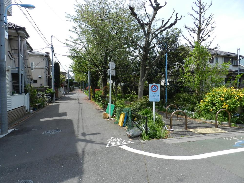 Streets around. 300m to the promenade