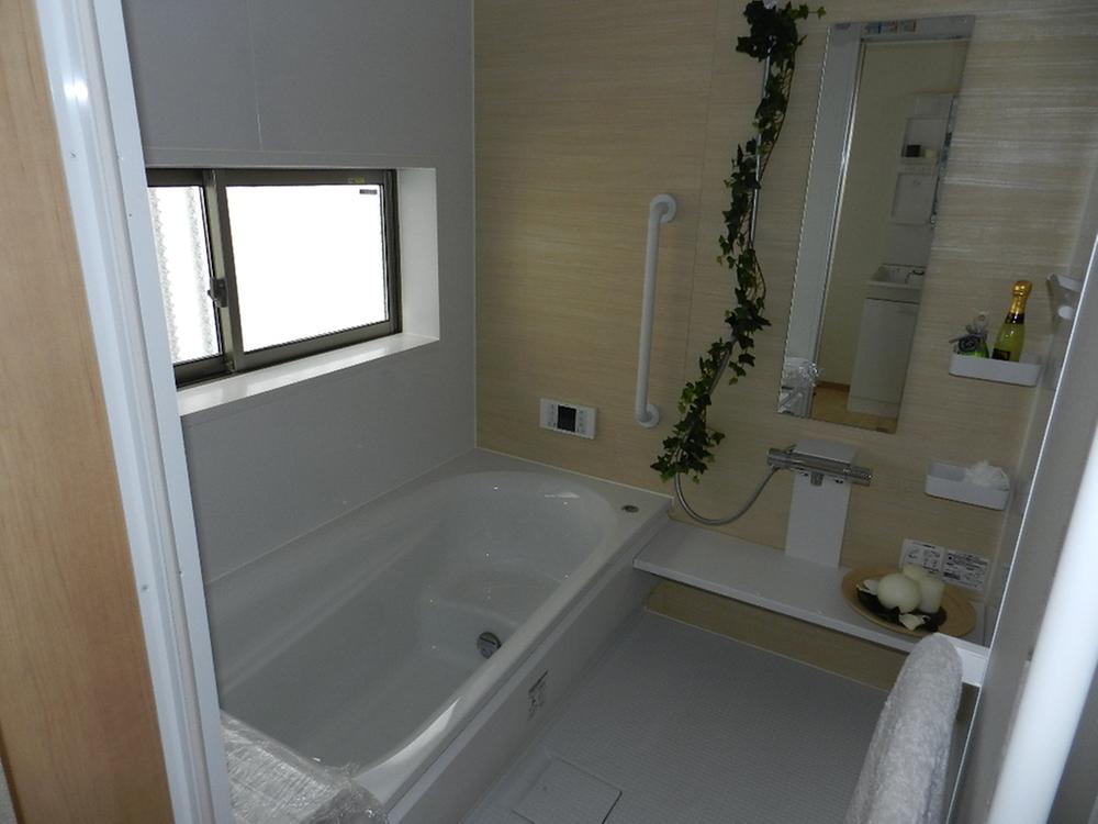 Bathroom. Window with 1 pyeong type