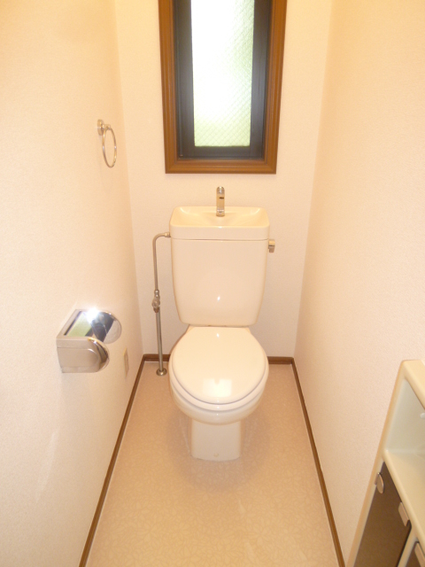 Toilet. Toilets are also safe a lot 1F and 2F and there are two places !! family