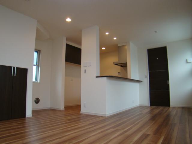 Same specifications photos (living). Same specifications