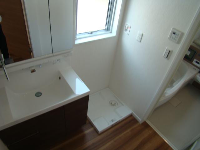 Same specifications photos (Other introspection). Same specifications