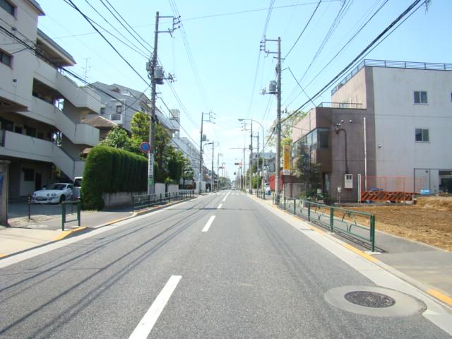 Local photos, including front road. Local (05 May 2013) Shooting