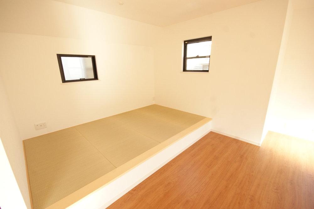 Other introspection. It gives a small Japanese-style room.