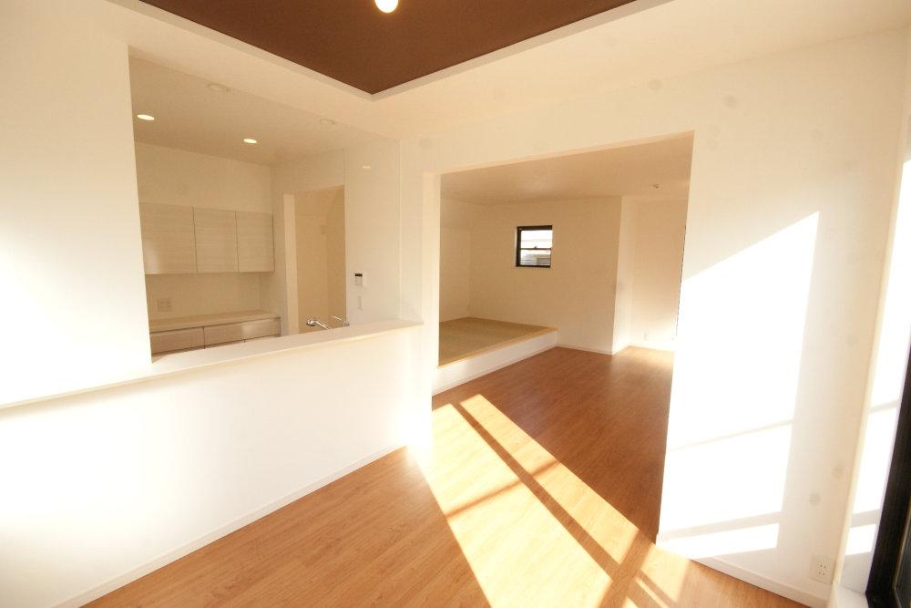 Living. It will be living. It is with floor heating to warm the feet.