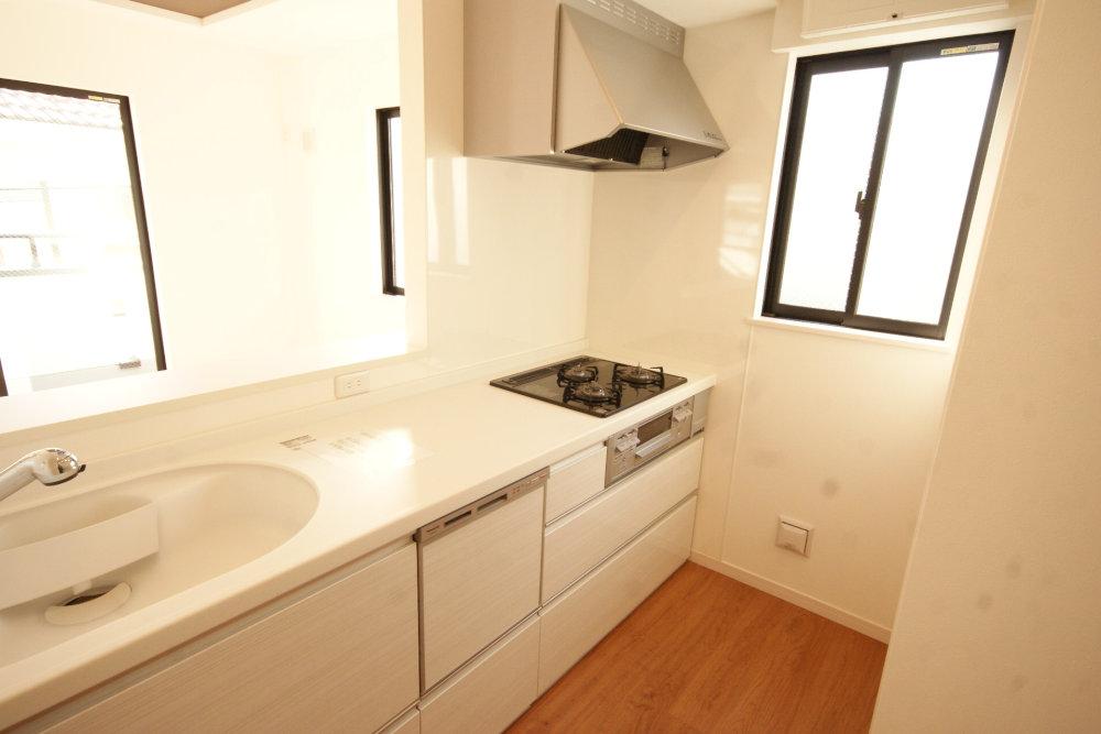 Kitchen. It will be in the kitchen. Dishwasher ・ It will be equipped with a water purifier.