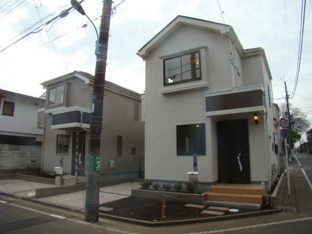 Local appearance photo. Local (12 May 2013) Shooting