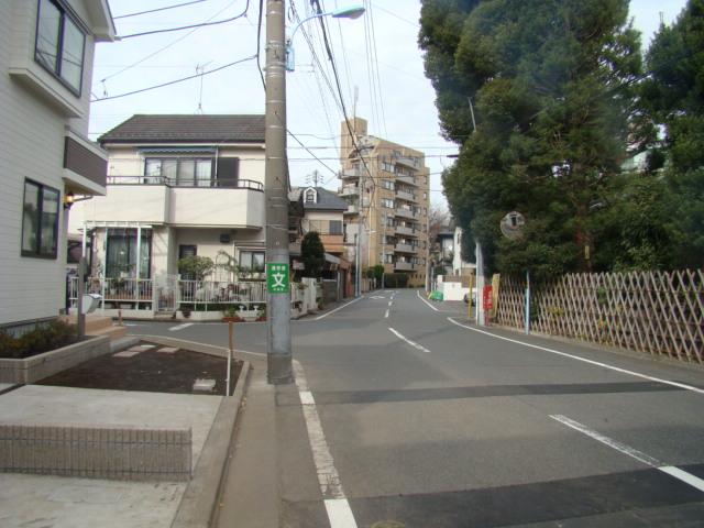 Local photos, including front road. Local (12 May 2013) Shooting