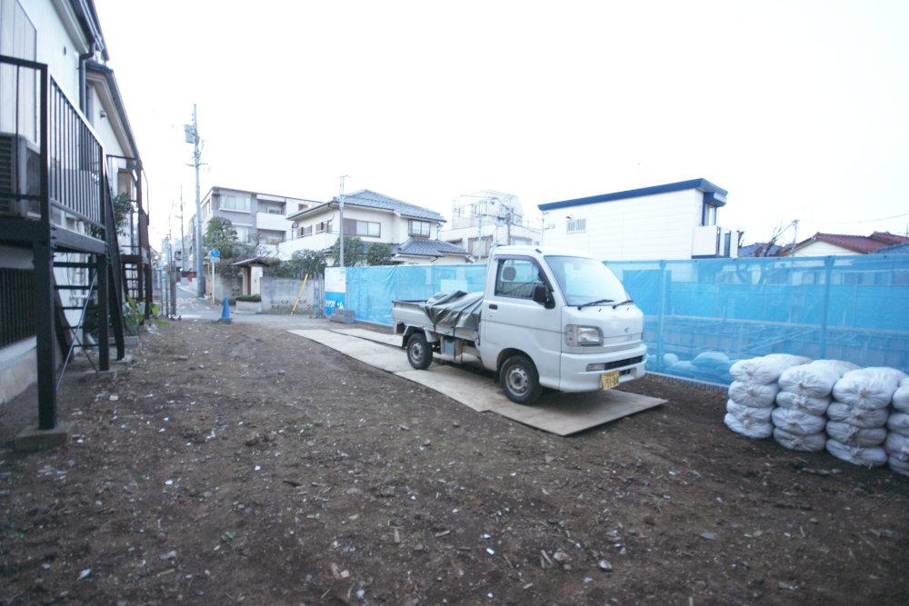 Local land photo. So close to the train station, Also substantial commercial facility. 