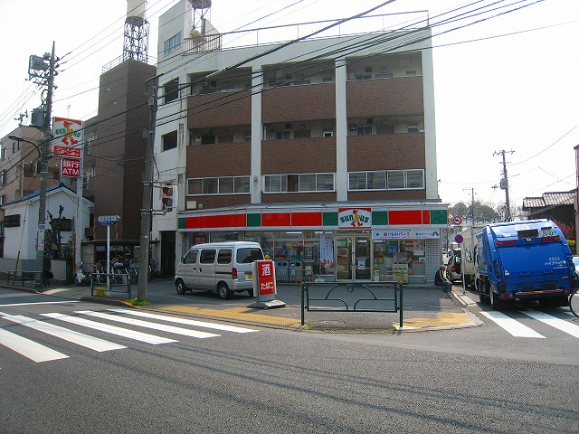 Convenience store. Thanks Suginami Waseda street store up to (convenience store) 432m