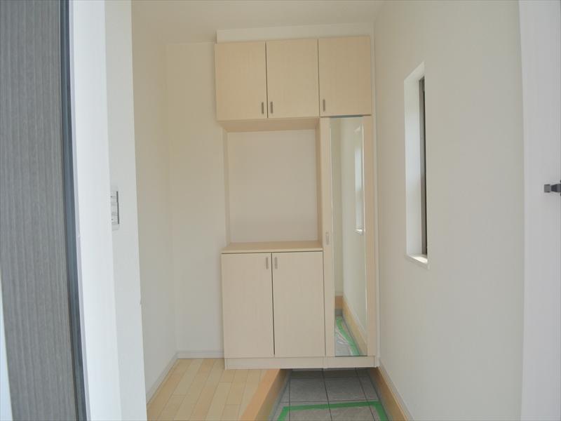 Entrance. Local (August 2013) Shooting