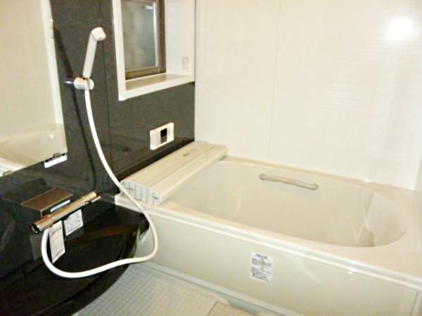 Same specifications photo (bathroom). Bathroom construction cases