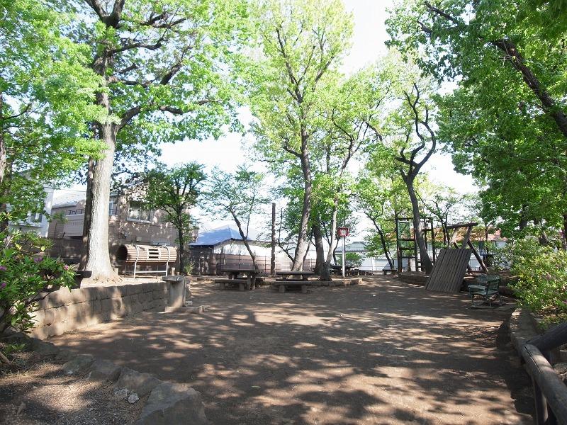 park. 177m to Inari ginkgo park