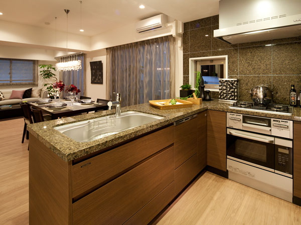 Kitchen.  [kitchen] Cooking also also clean up easily, Functionality of full system Kitchen. Top plate of the kitchen, Full flat counter full of sense of quality in the smart. Less likely to scratch luck, Dirt is also wiping easy artificial marble. (Less than, Published photograph of the J-type. part, Options and design changes (fee) are included. )